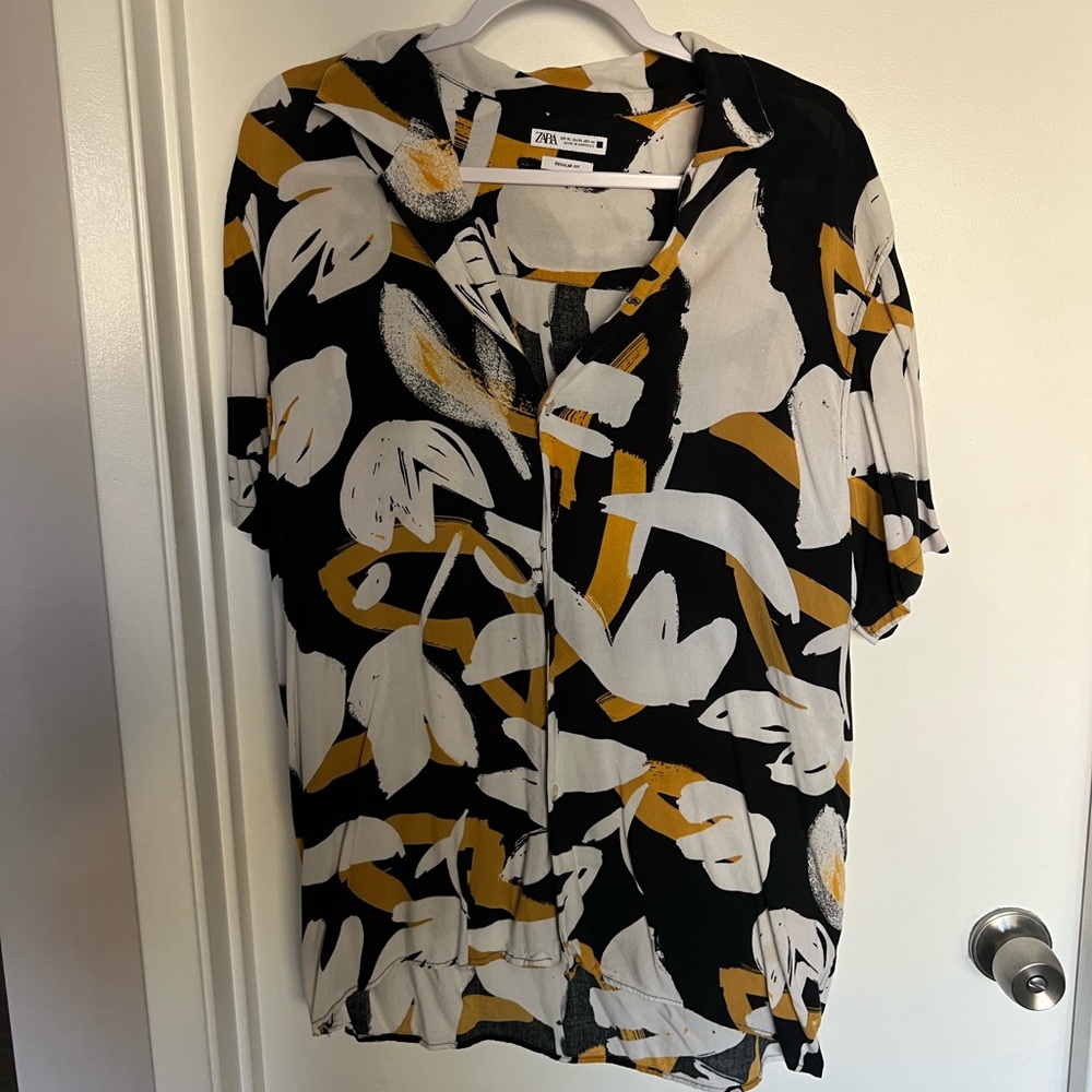 Zara Mens button down print shirt size XL